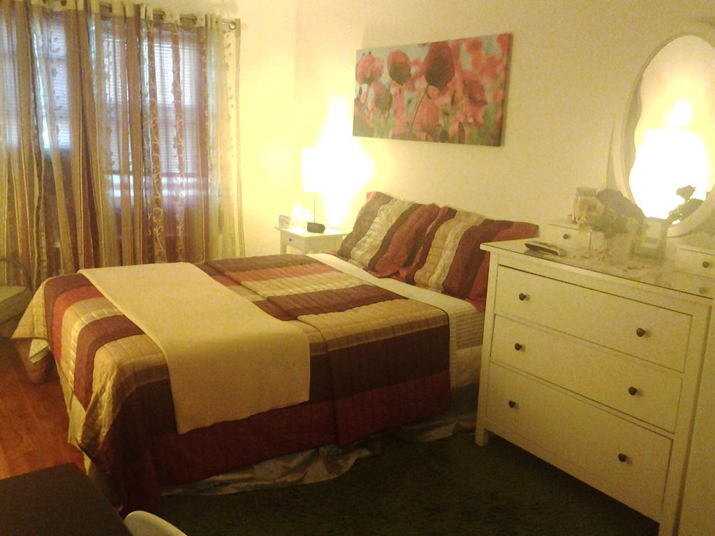 Exquisite Guesthouse New York City Room photo